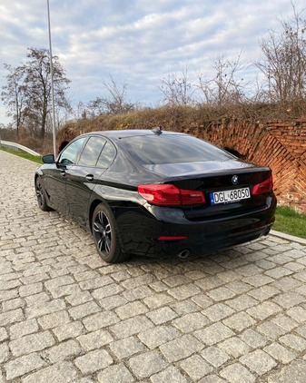 BMW Seria 5 cena 129900 przebieg: 119000, rok produkcji 2017 z Głogów małe 56